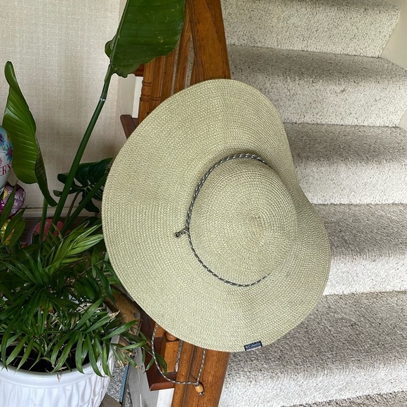 Columbia Women's Stylish Tan Sun Hat - Picture 1 of 9
